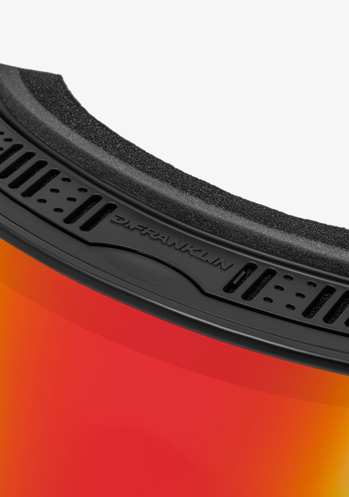 Range Black / Red Revo