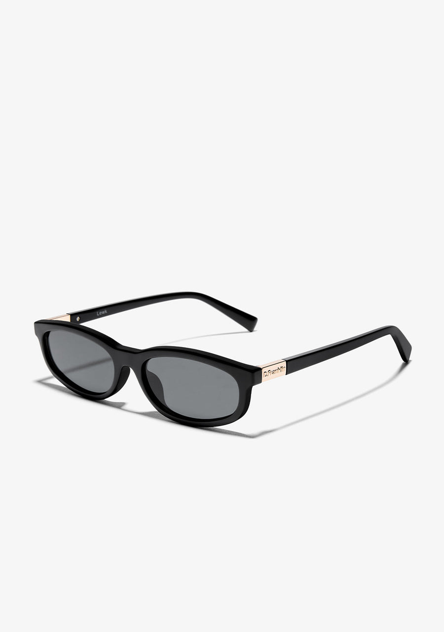 Lewk Black / Black