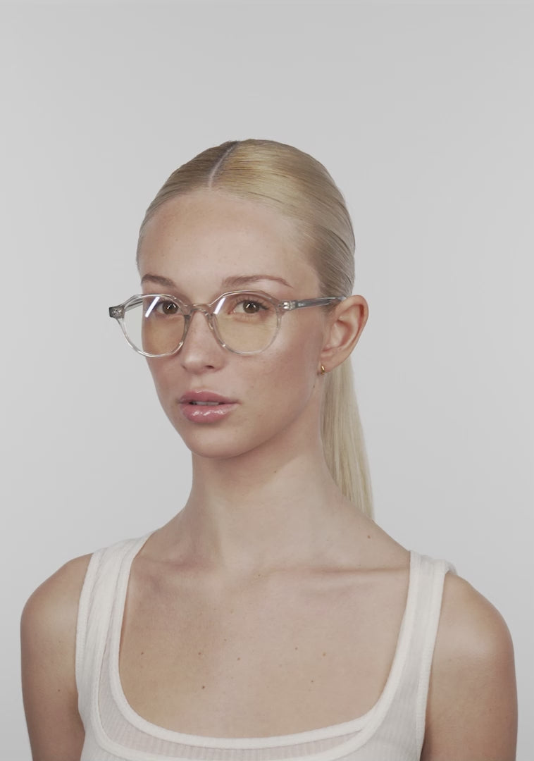 Load video: Ultra Light S Round Trans / Blue Block