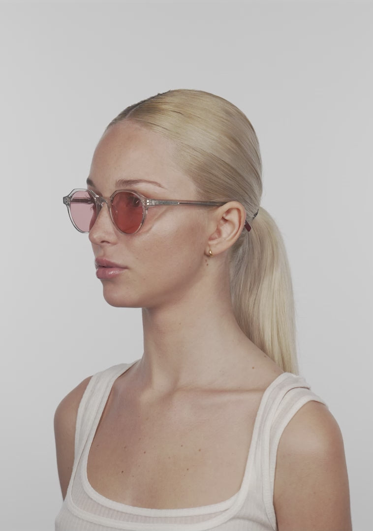 Load video: Ultra Light S Round Trans / Trans Red