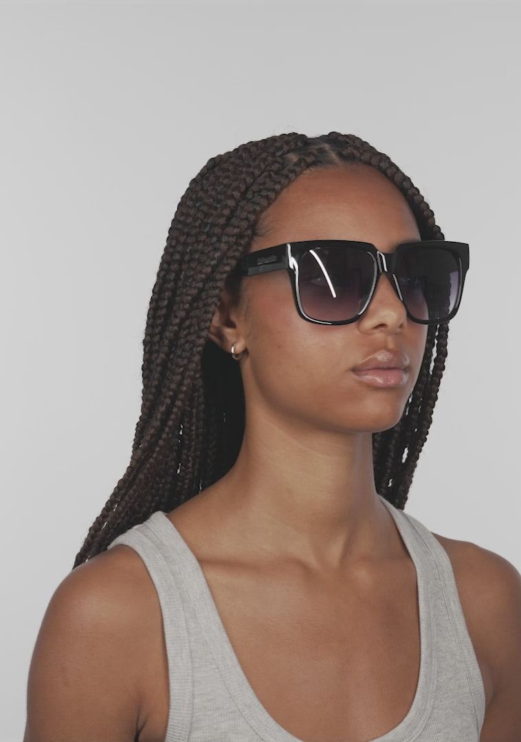 Load video: Dunar Black / Black